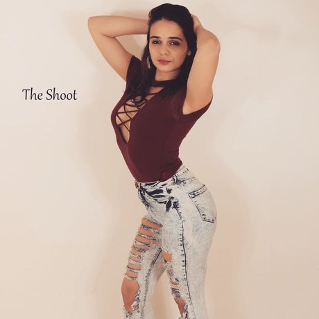 dedechoue pornstar hot photos