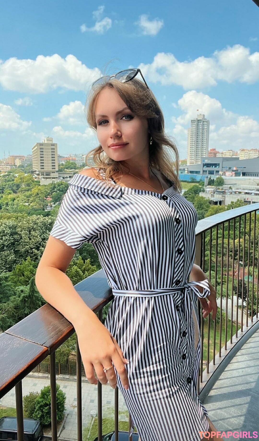 Nicole Ross sex model img