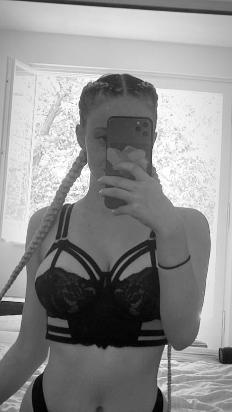 Elenas Caprice_ star beautiful photo