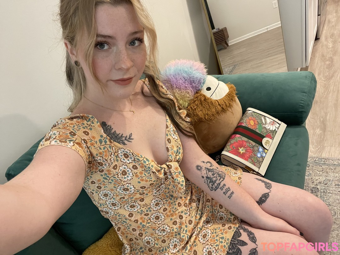 Elfbxby star sexy pic