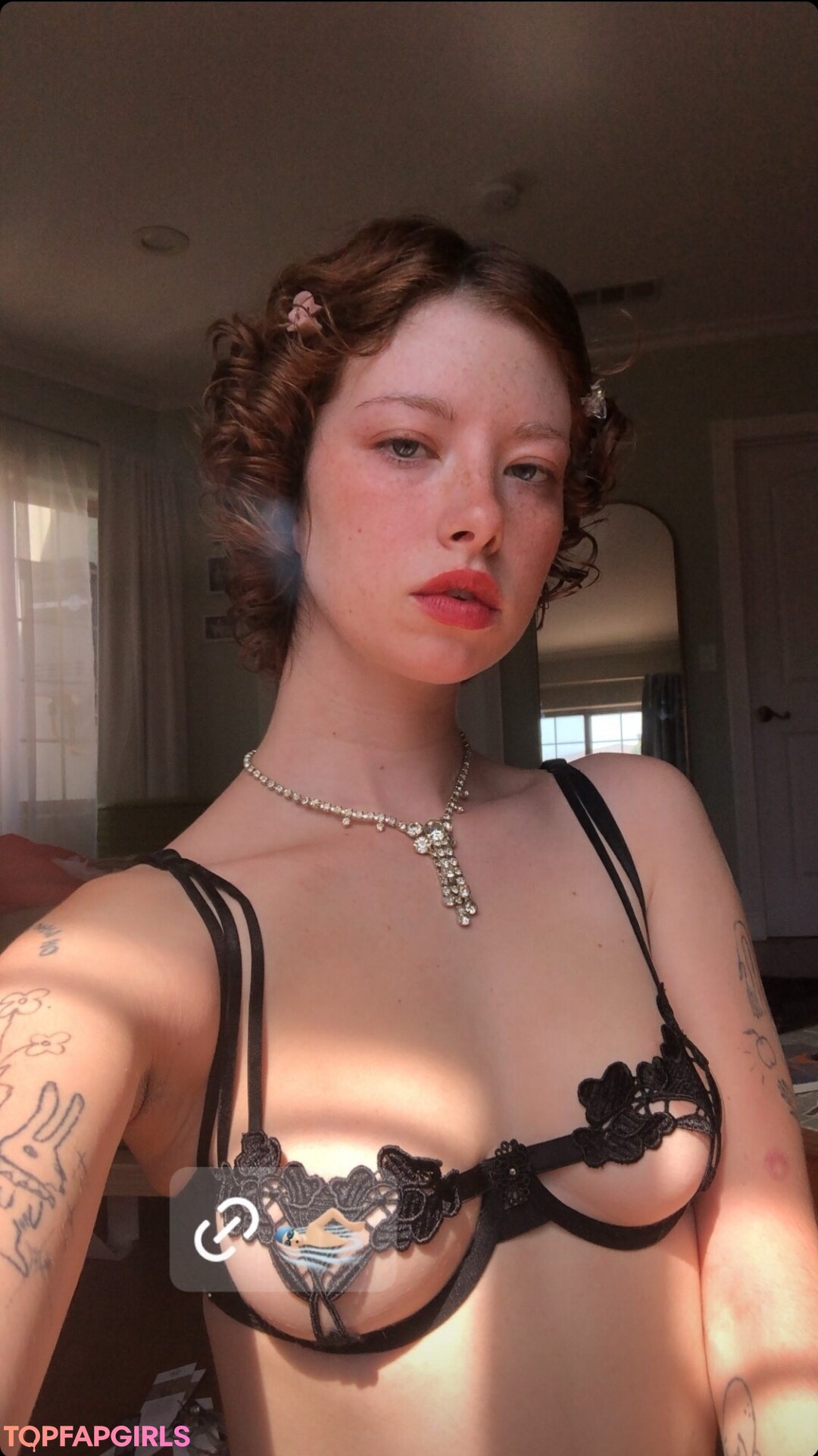 Chloe Woodard profile image