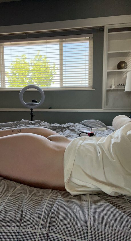 Sarahs button actress images