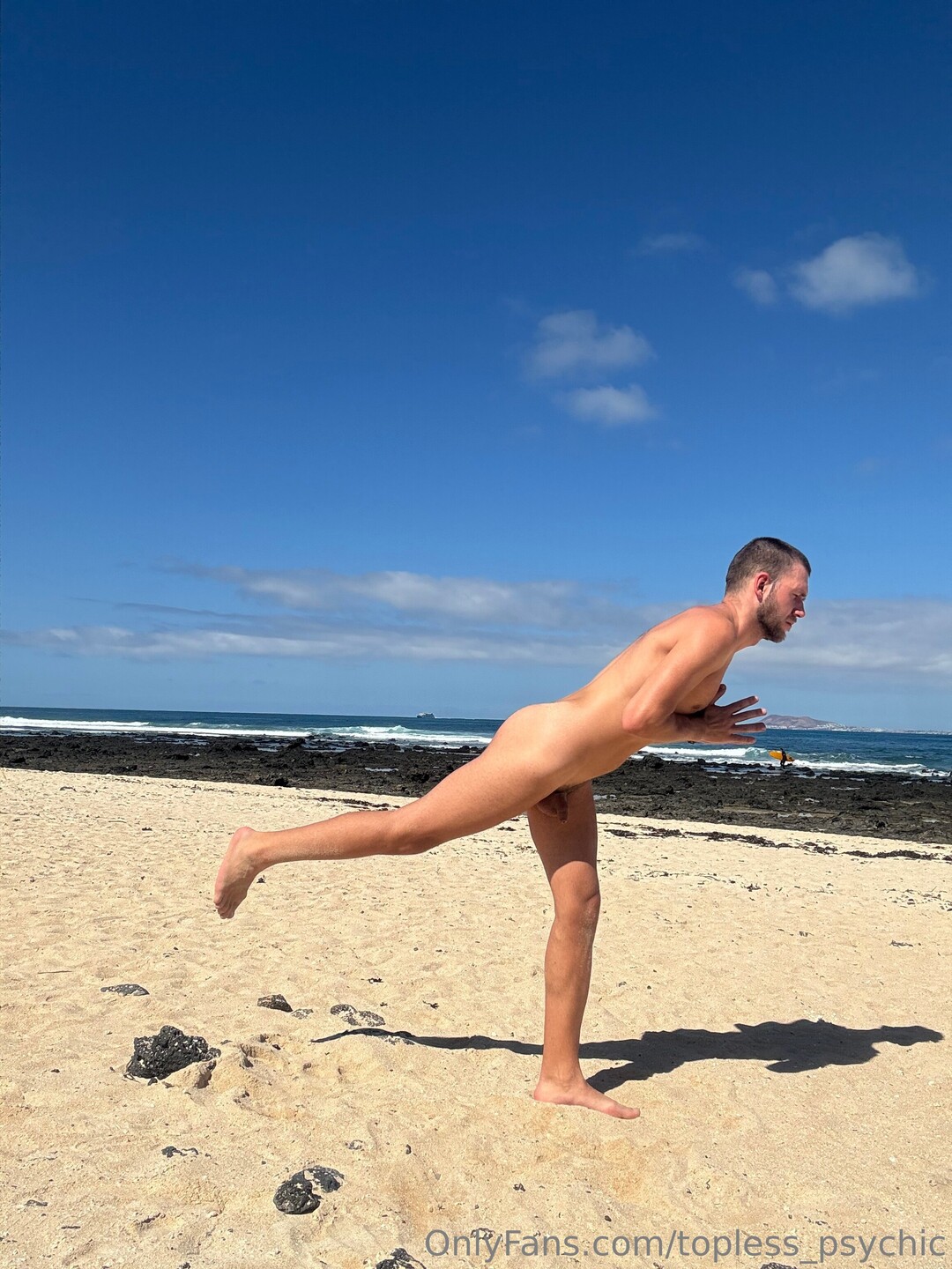Topless Psychic model naked pic