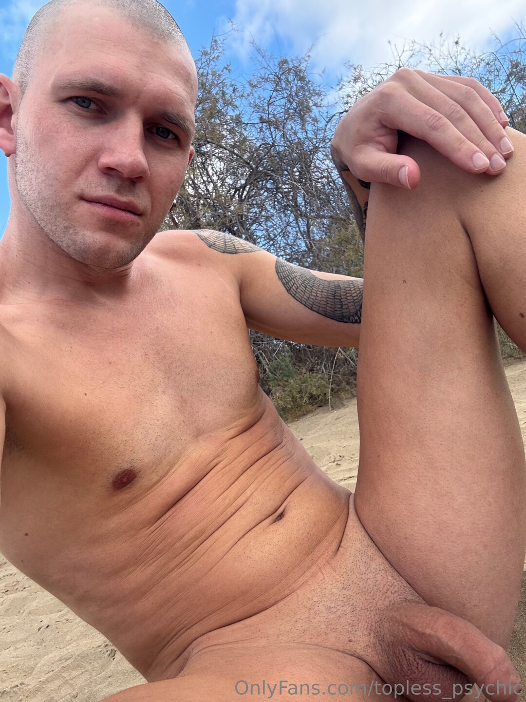 Topless Psychic model pornographic images