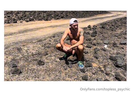 Topless Psychic pornstar nude photo