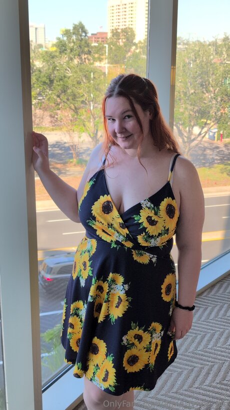 Anna Lynne Ofg star exclusive images