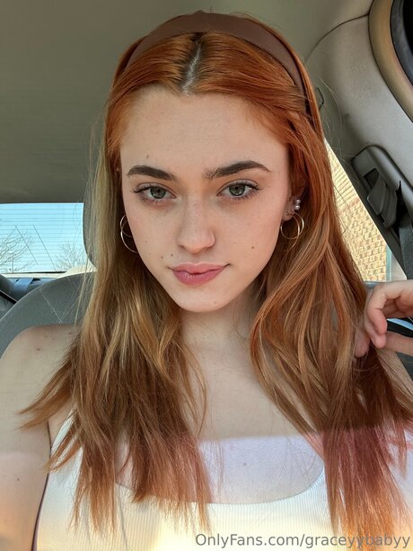 Graceyybabyy nude pornstar archive