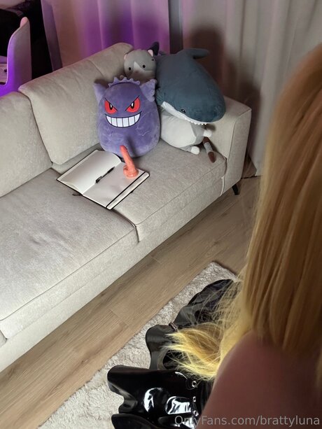 Brattyluna sexy model gallery