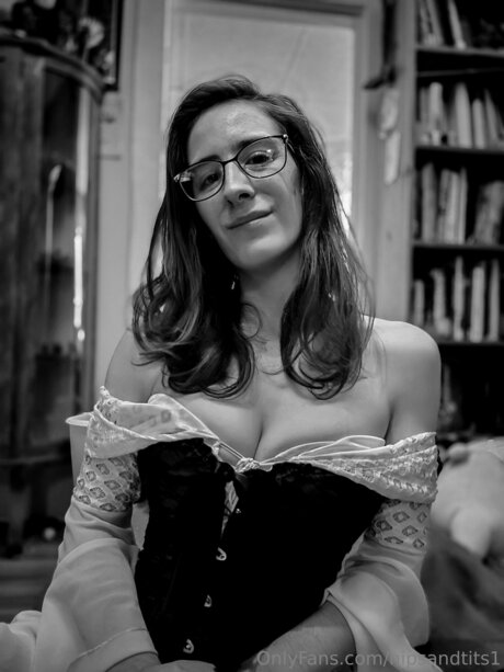 Hipsandtits1 profile image