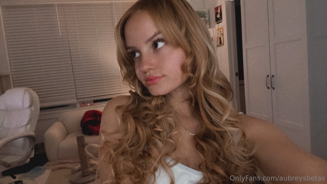Aubreysbetas pretty actress pics