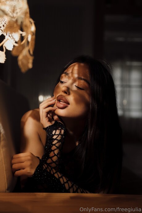 Freegiulia adult model image