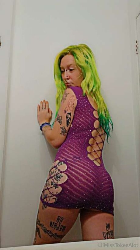 The Buzzing Banshee model pornographic pictures