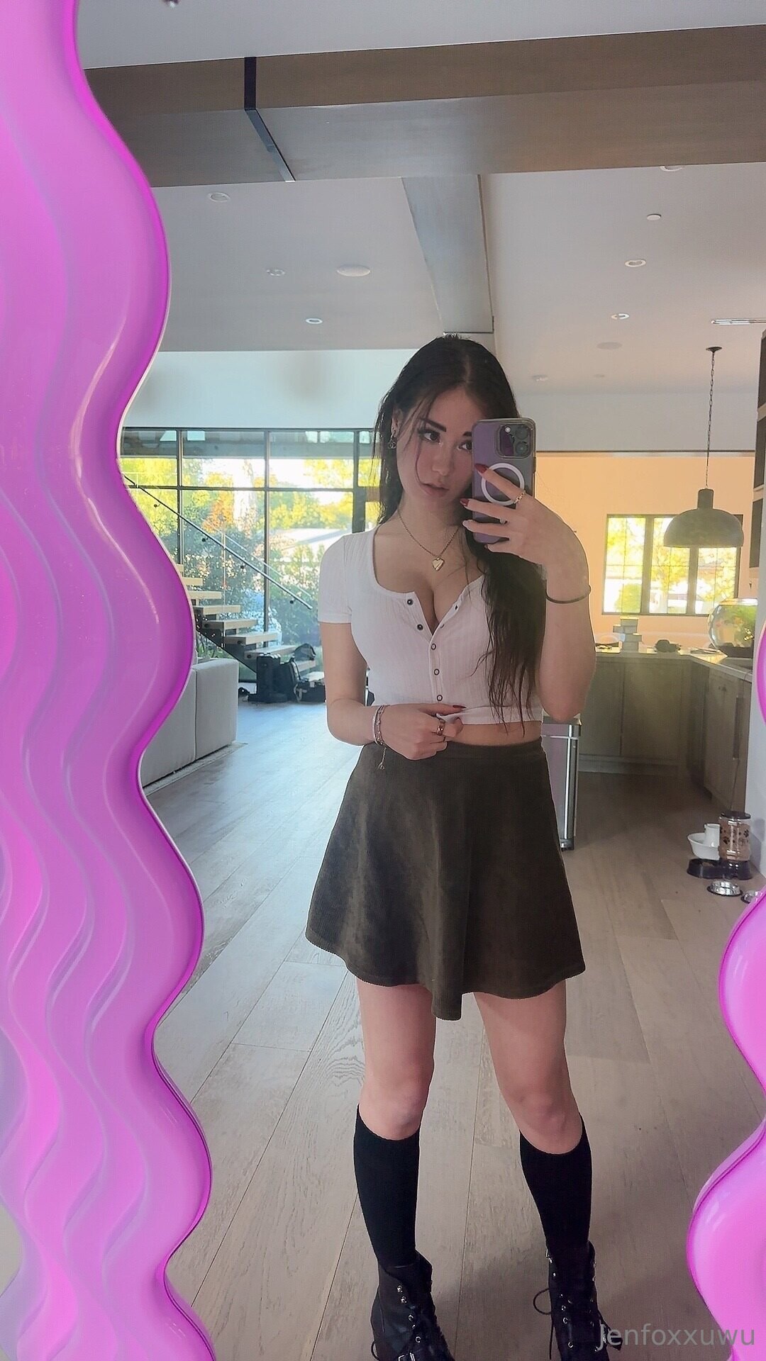 Jenfoxxuwu sexy model pic