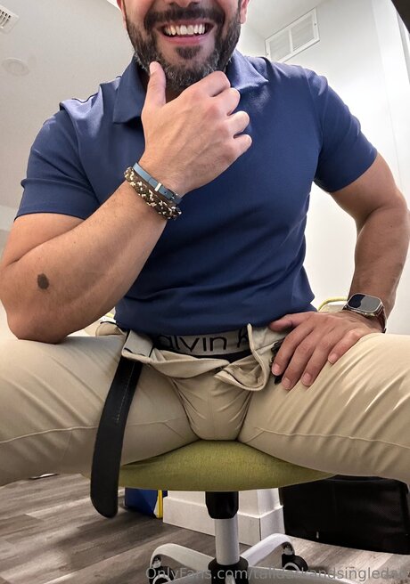 Talldarkandsingledad xxx model pic