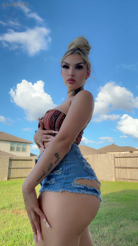 Sexybriellah perfect model archive