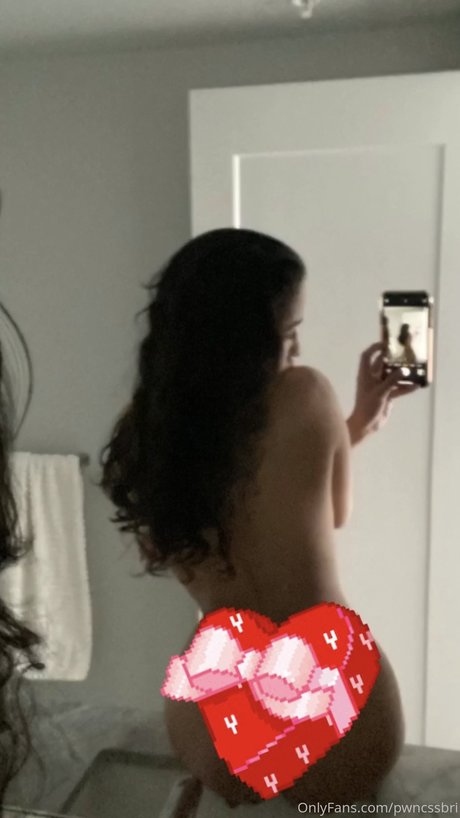 Brianna Anderson exclusive star image