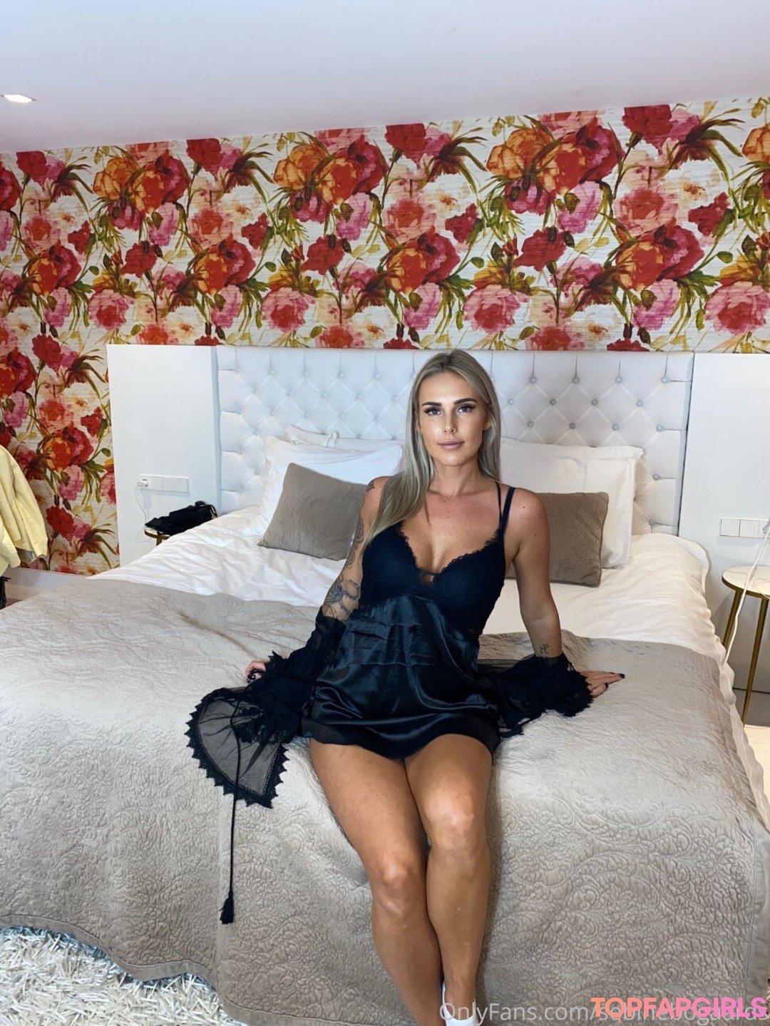 Sebine Bogaards model adult img