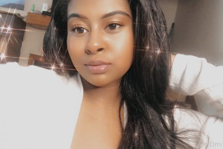 _Omi Stark naked star archive