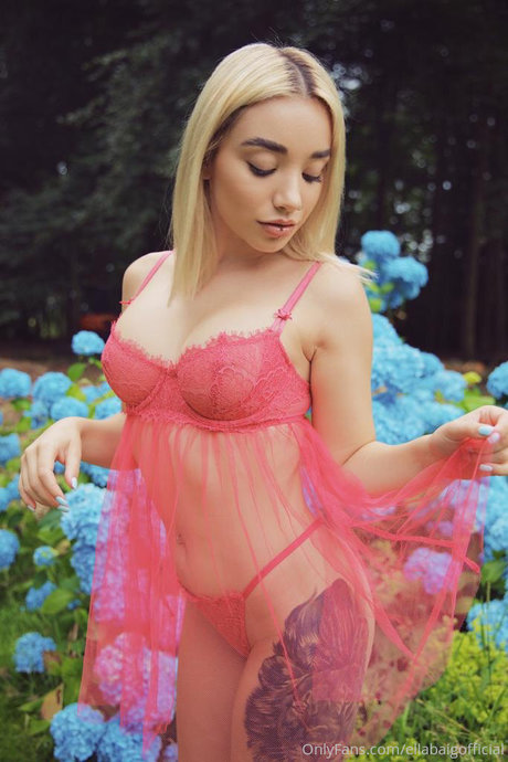 Ella Baig model pictures