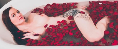 Qira Rose art pornstar pictures