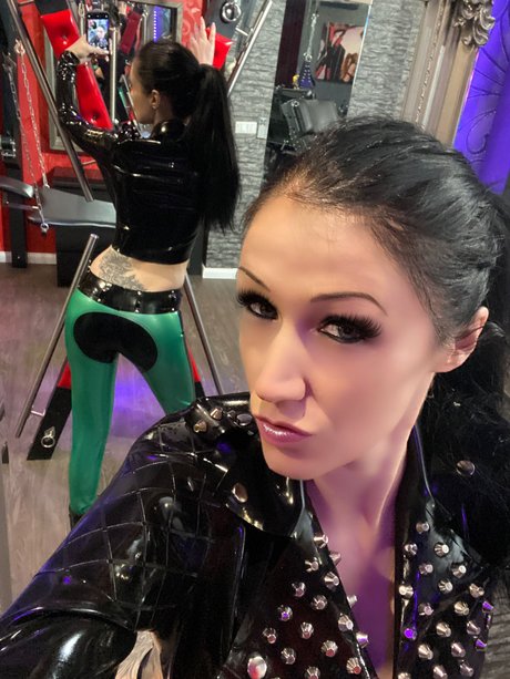 Melideluxe_ star high quality pics