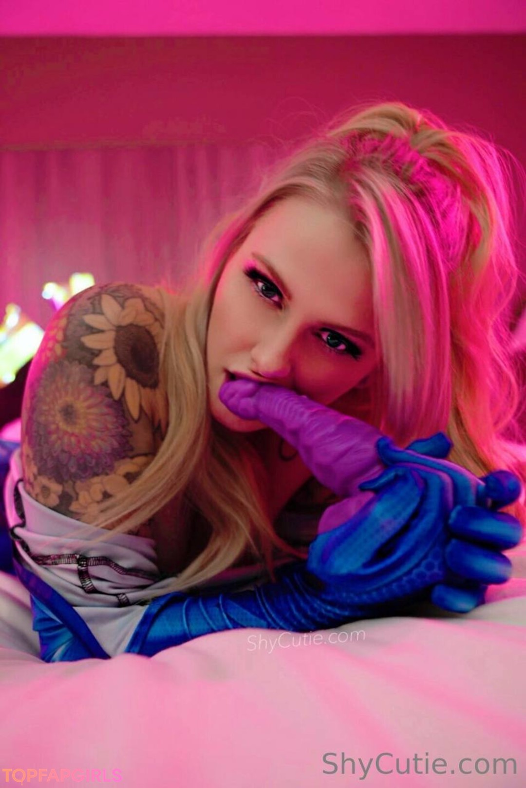 teen topless onlyfans beautiful picture