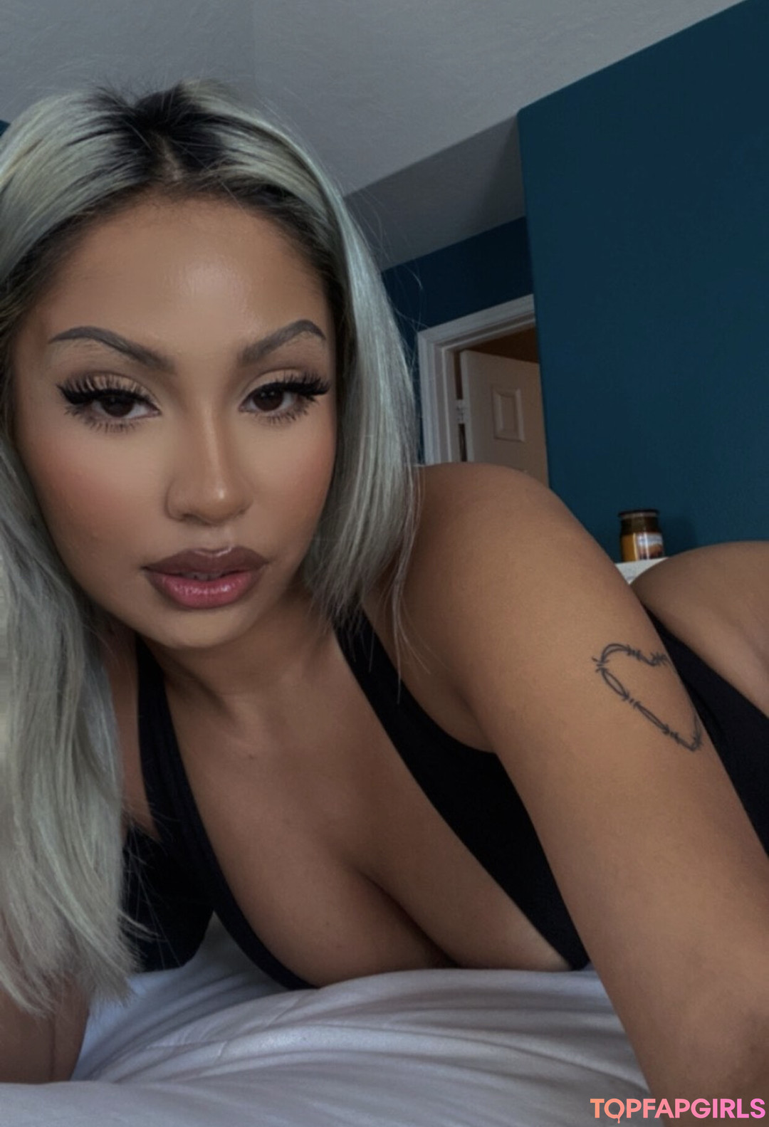 The La Flares erotic actress photo