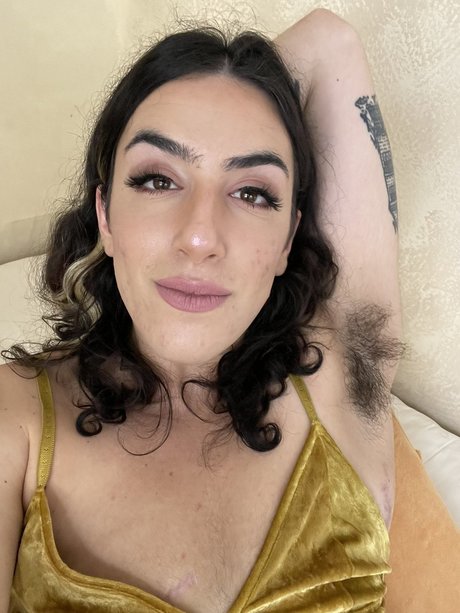 Olive Wren_ top profile image