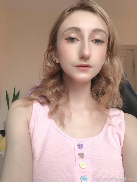 Roxane_ model adult galleries