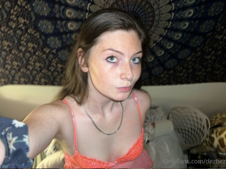 Dezbez naked star pic