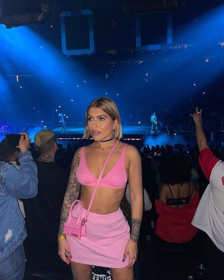 girlfriend onlyfans nude galleries