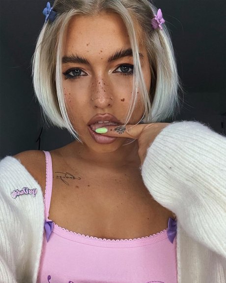 Vera Verushka_ high quality pornstar picture