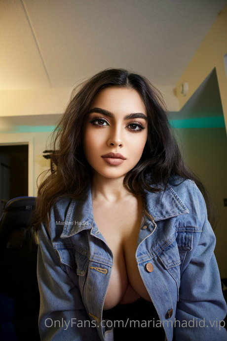 ladyboy xxx onlyfans beautiful naked pics