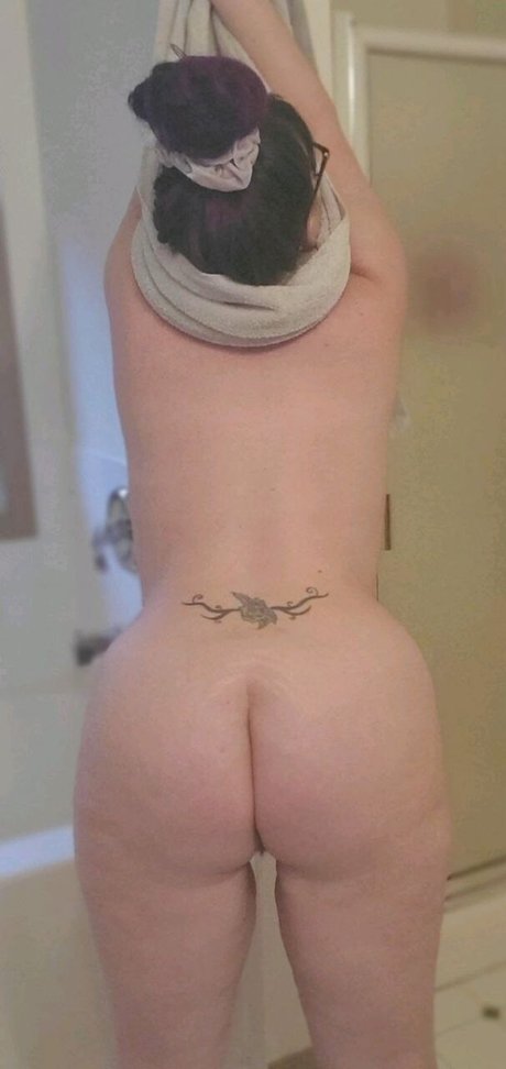 milf strip onlyfans free naked images