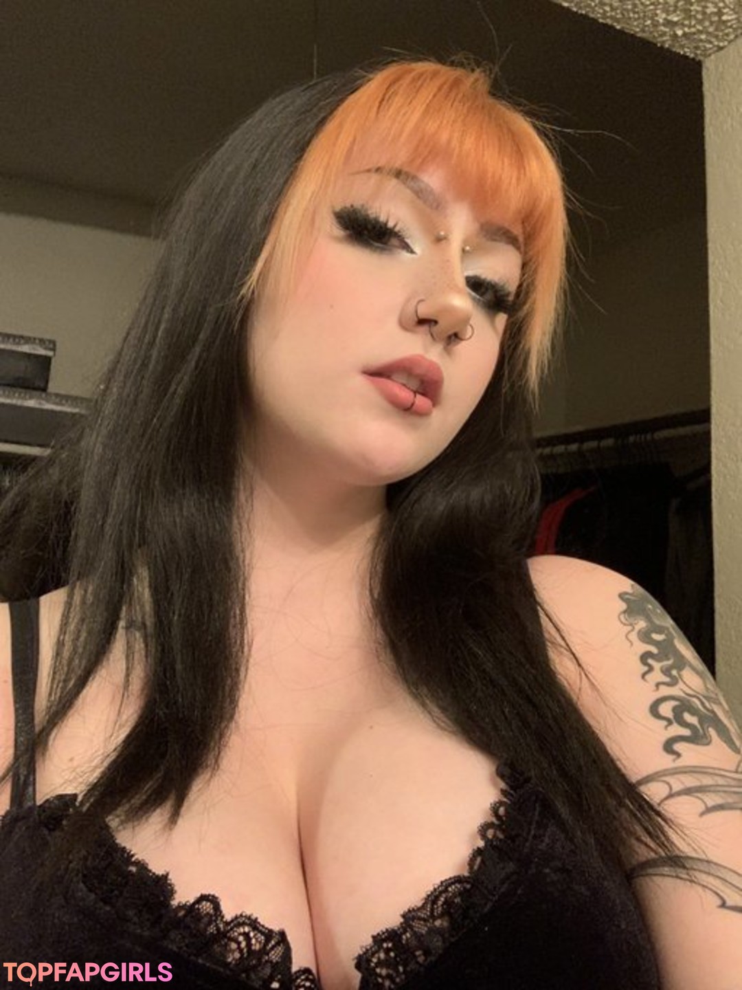 Xoe Grim pornstar xxx photos
