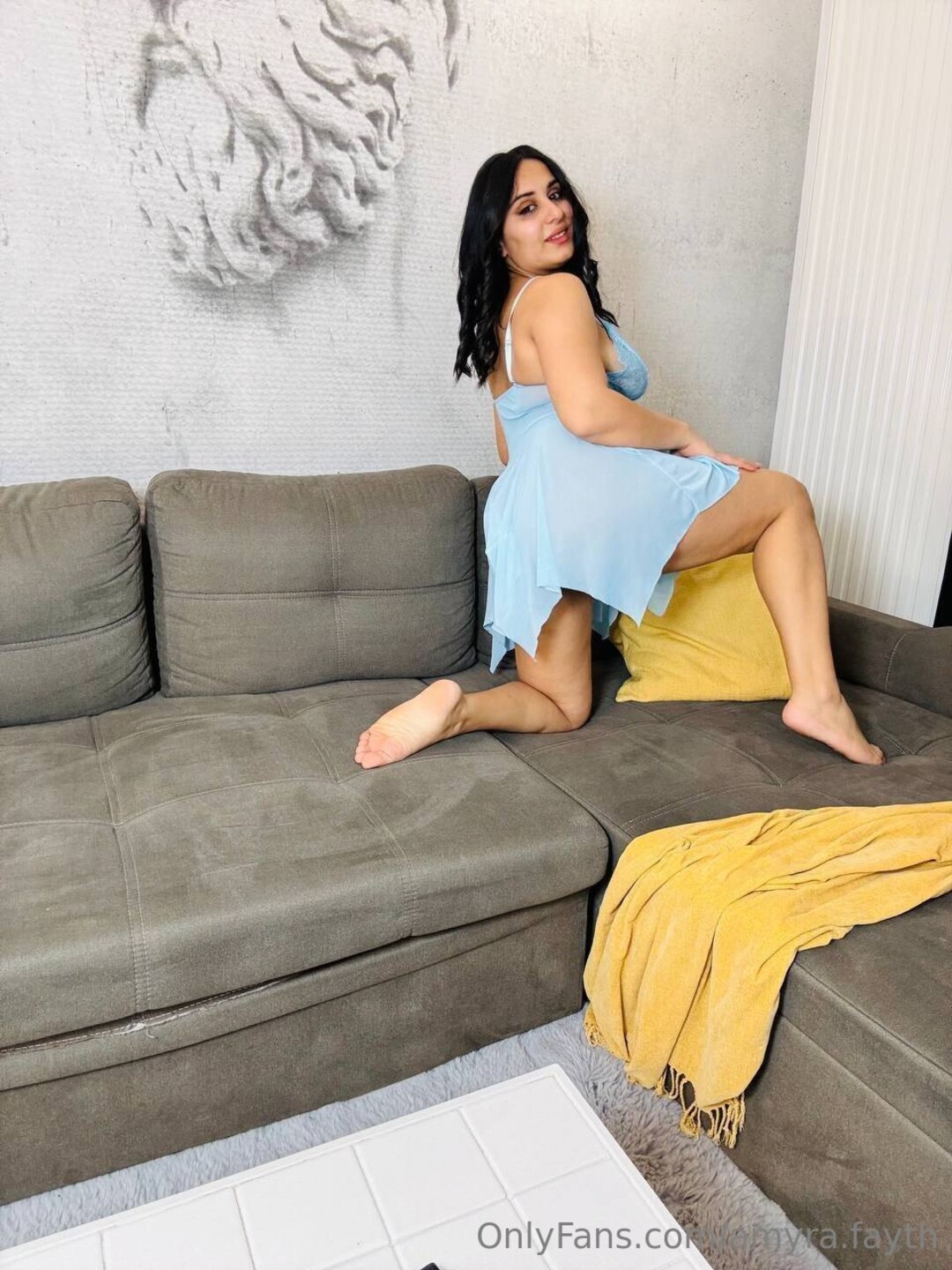 Amyra Fayth model top image