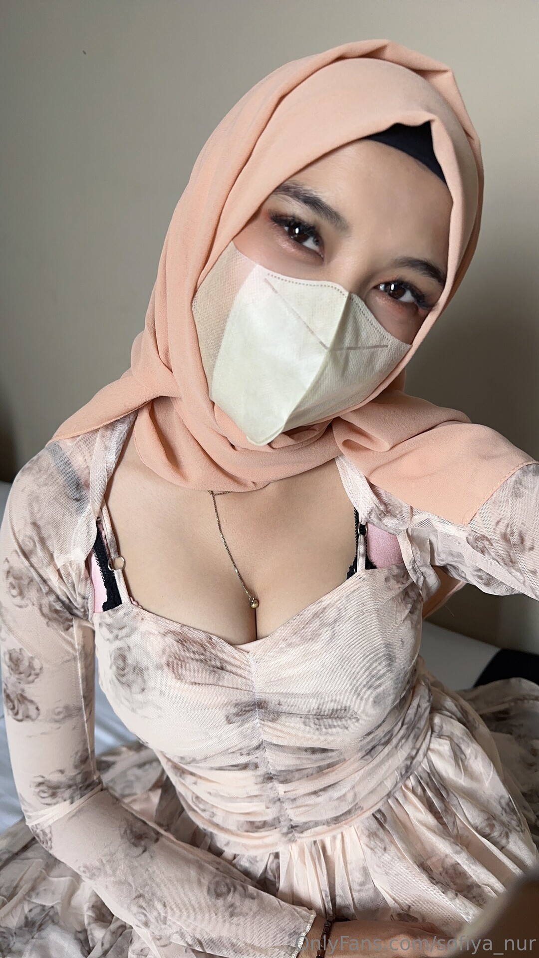 Sofiya Nur model perfect pic