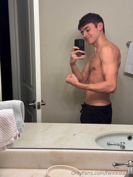 Twinkstann pretty pornstar photo