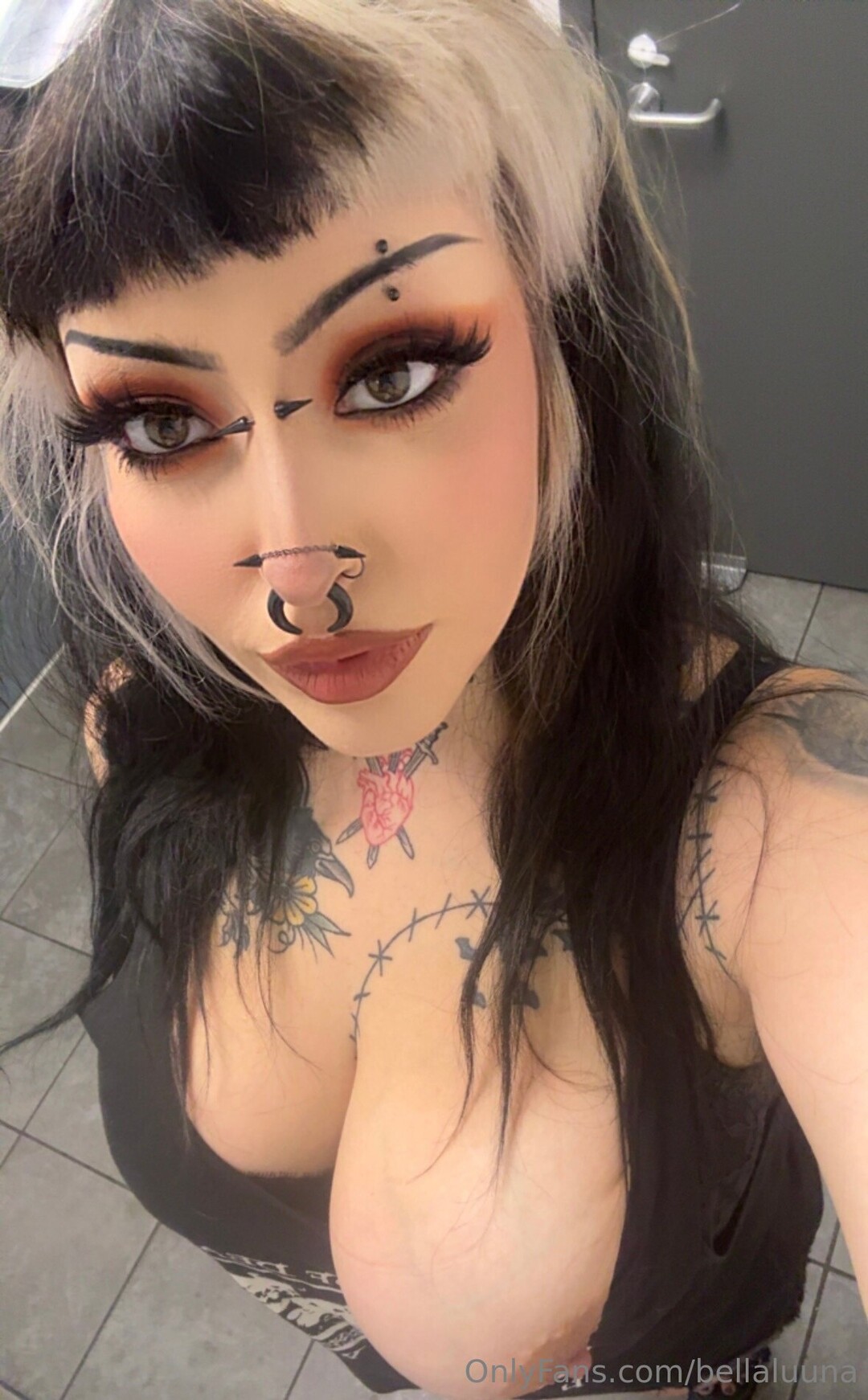 Bellaluuna sex model image