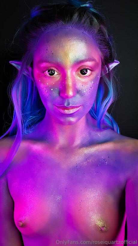 Roseiquartzofficial nudes star gallery