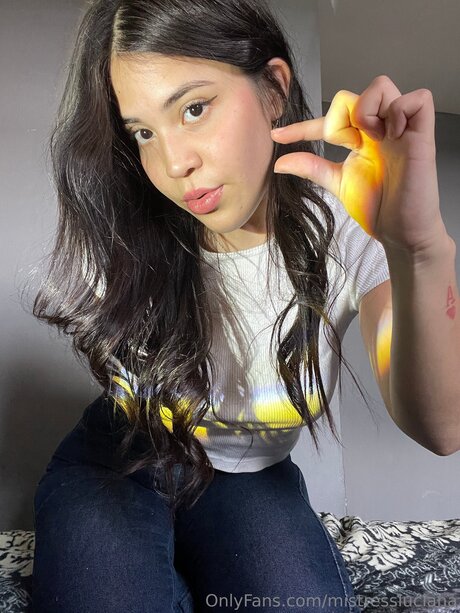 Mistressluciana hd actress photo