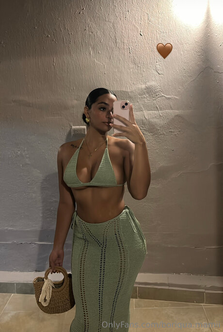 Boriqua Mamii star sexy pictures
