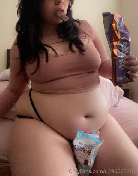 U396623481 hot actress images