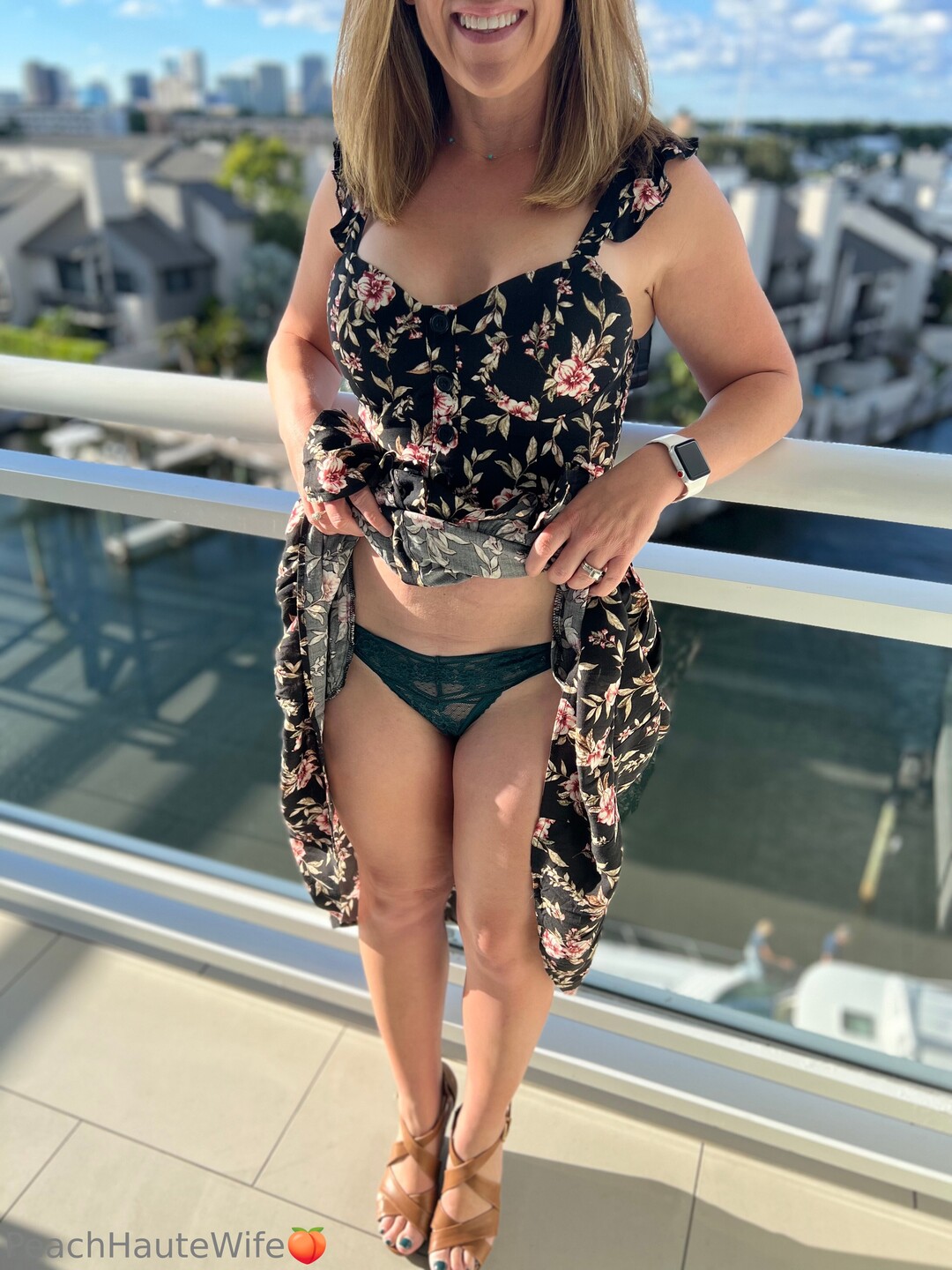 Peachhautewife exclusive actress galleries