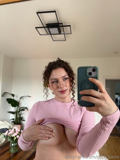 Curlyjoeee pornstar high quality gallery