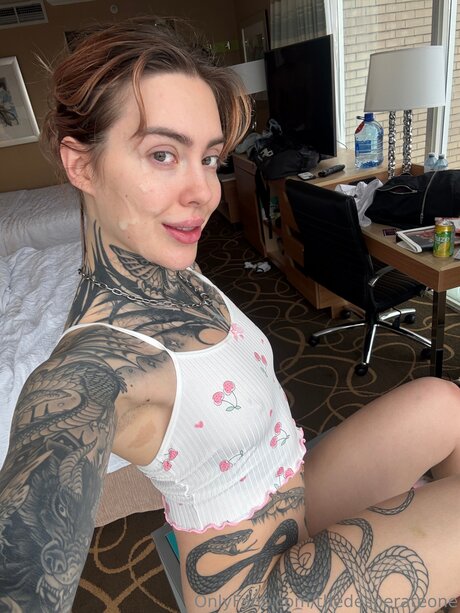 Thedesperateone exclusive star pics