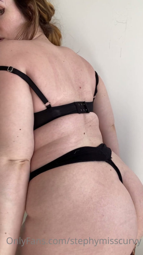 _Stephy Miss Curvy sexy actress image