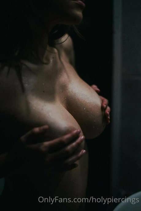 naked yoga onlyfans hd photos