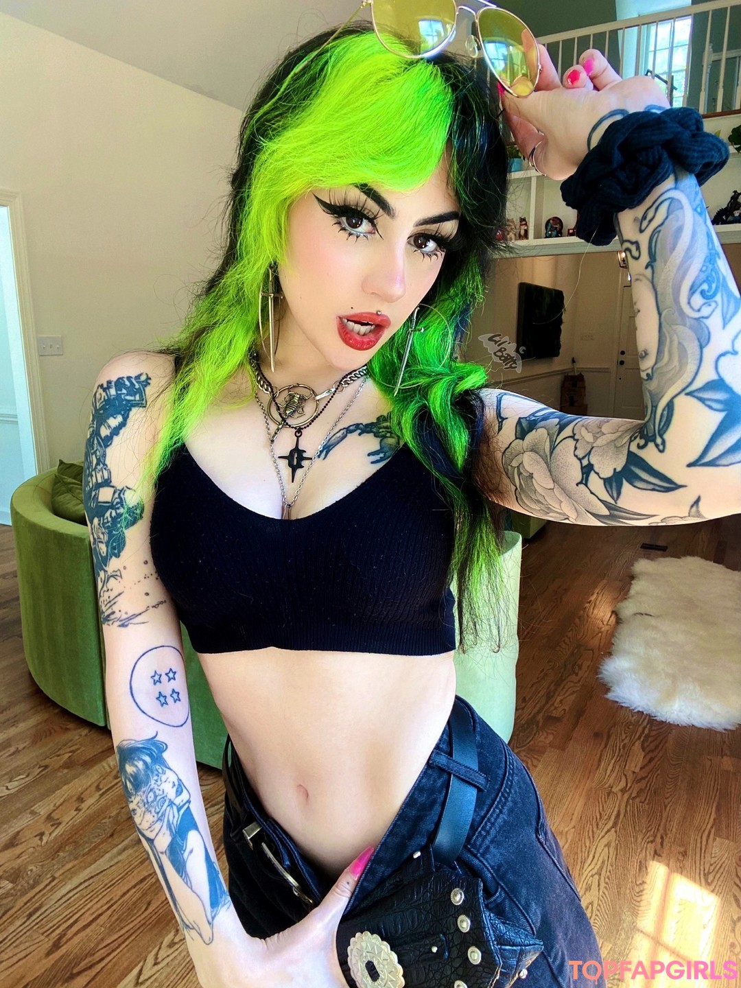 Batz model nude pics