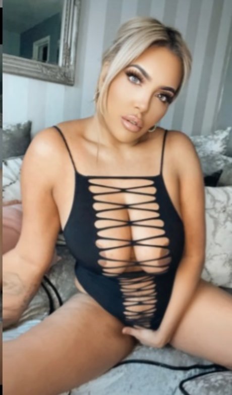 Tanya Lucie_ hd actress photo